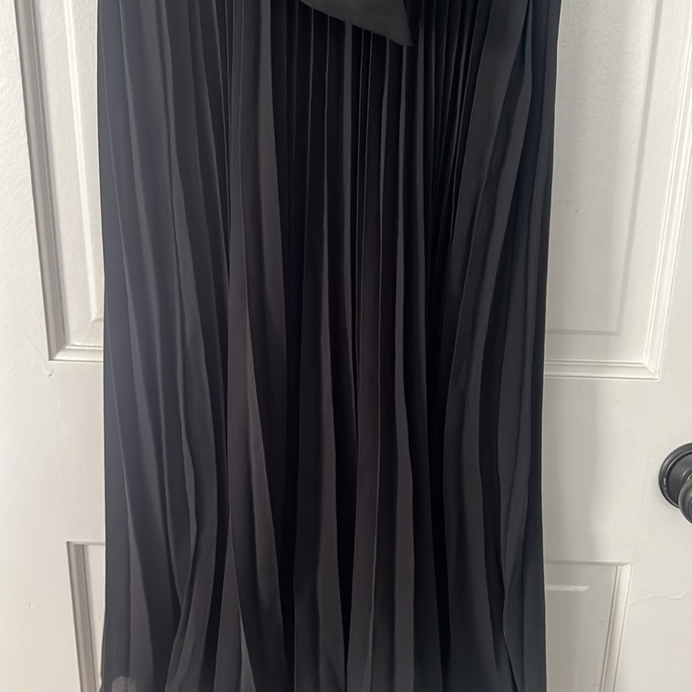Black dress - Picture 2 of 5